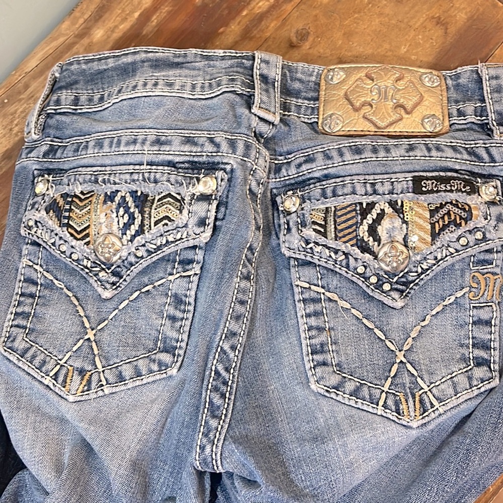 Miss Me Jeans • signature boot • size 27